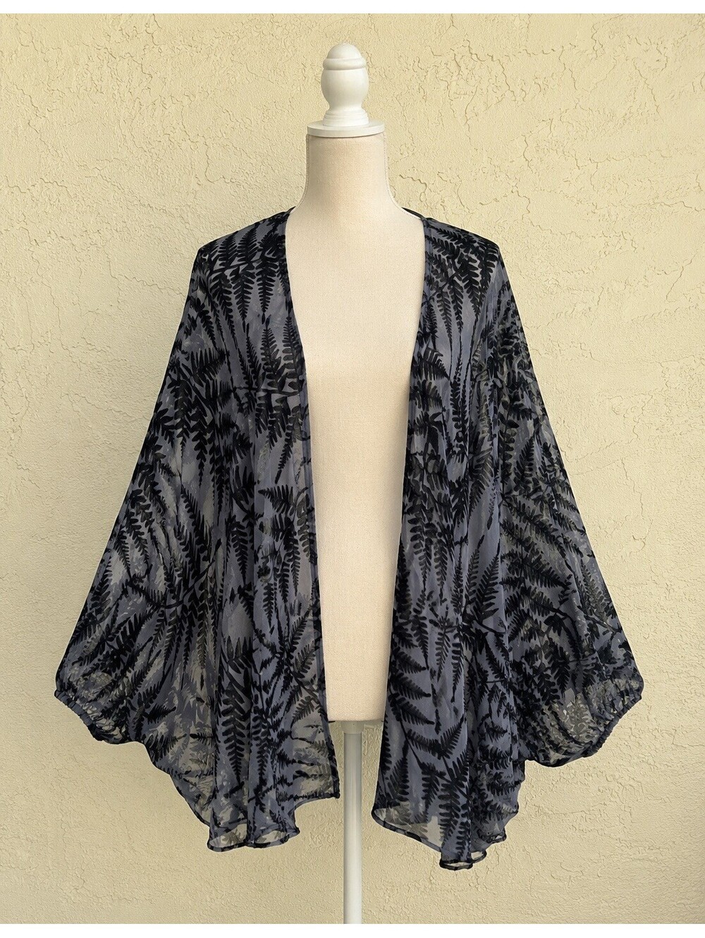 Anthropologie Floreat Velvet Fern Kimono Navy Blue Sheer Dolman Sleeve Boho OS.